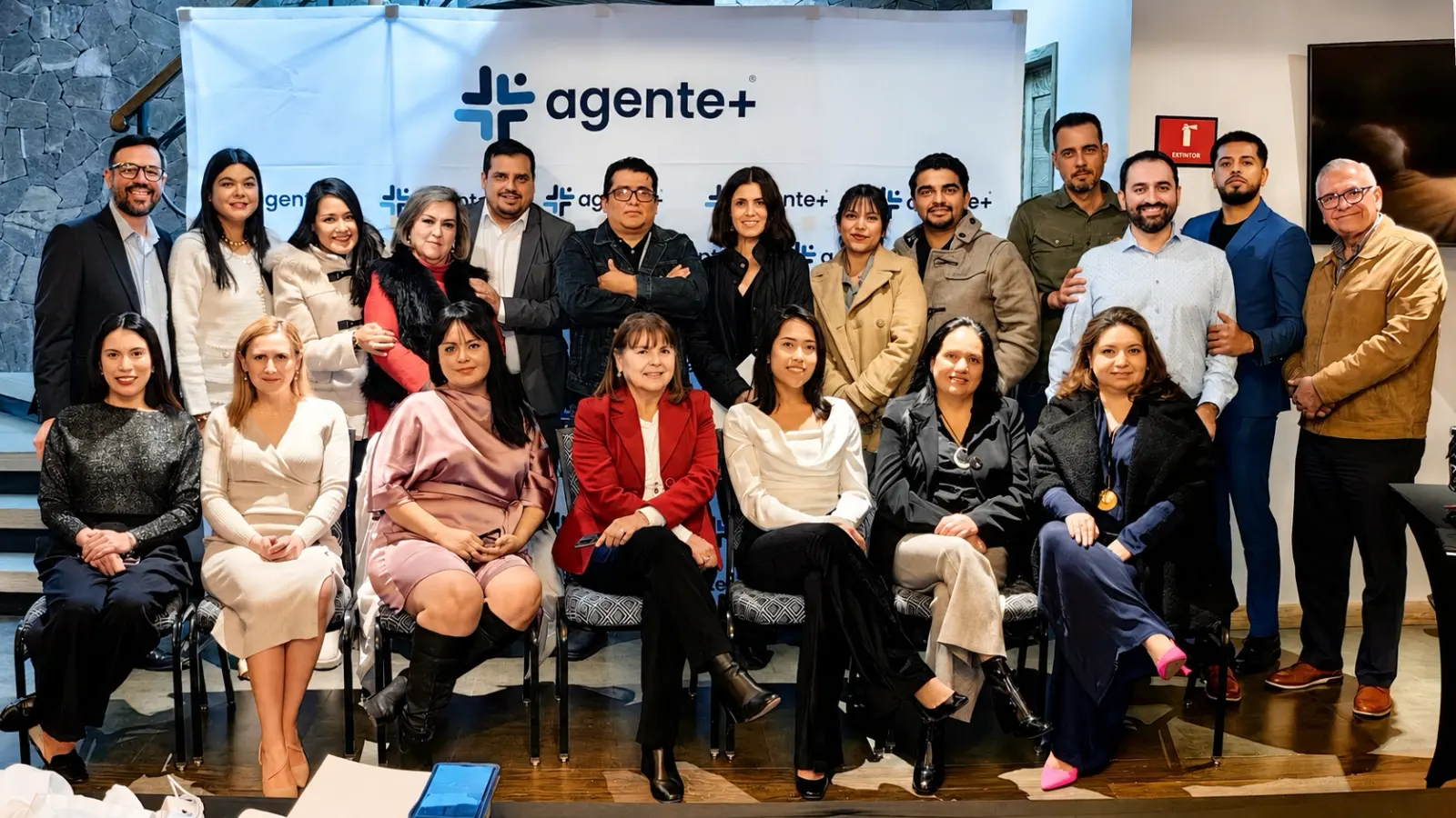 Agentes de la comunidad Agente Más reunidos en el arranque de año en Zacatecas